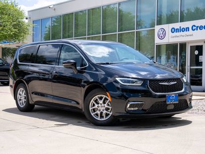 Used 2024 Chrysler Pacifica Touring-L