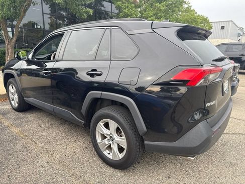 Used 2021 Toyota RAV4 XLE FWD image 1