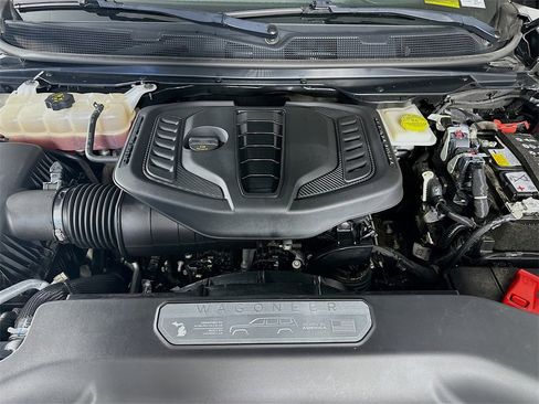 Used 2024 Jeep Wagoneer Series II w/ Flexible Seating Group image 32