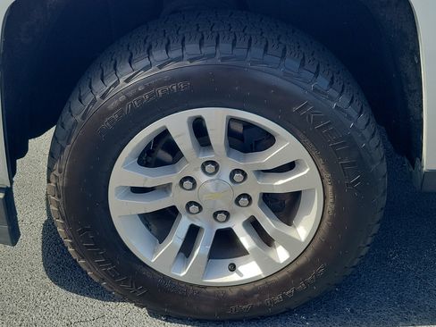 Used 2018 Chevrolet Silverado 1500 LT w/ All Star Edition RWD image 7