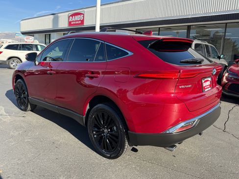 Used 2022 Toyota Venza Limited image 5