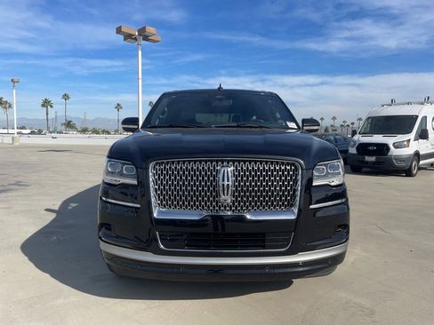 Used 2024 Lincoln Navigator Reserve image 6