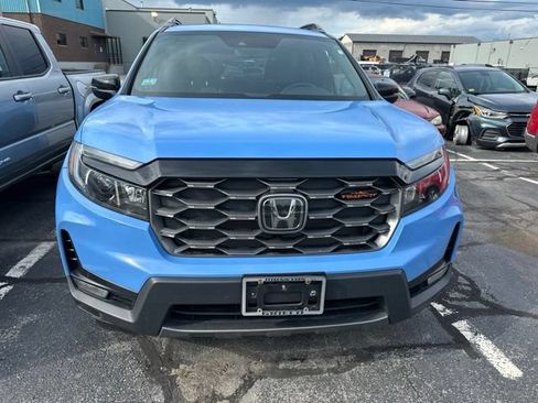 Used 2024 Honda Passport TrailSport image 2