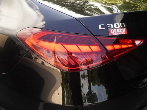 Used 2025 Mercedes-Benz C 300 4MATIC Sedan image 31