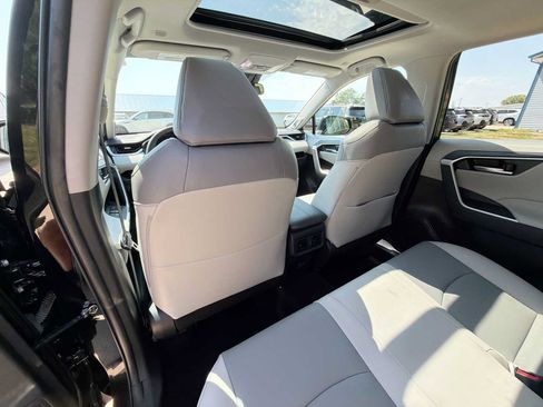Used 2023 Toyota RAV4 XLE Premium FWD image 15