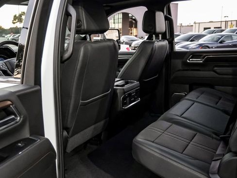 Used 2024 Chevrolet Silverado 3500 High Country w/ High Country Premium Package image 31