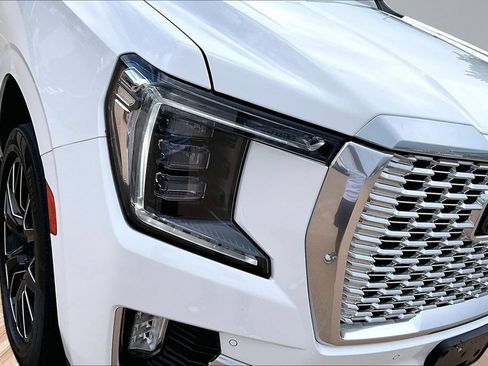 Used 2021 GMC Yukon Denali w/ Denali Premium Package AWD/4WD image 28