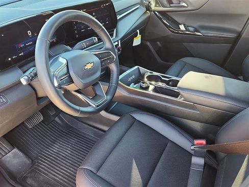 Used 2026 Chevrolet Equinox LT w/ Convenience Package II image 8