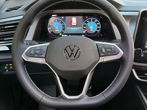 New 2026 Volkswagen Atlas Cross Sport SE image 28