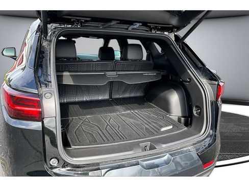 Used 2023 Chevrolet Blazer Premier w/ Enhanced Convenience Package AWD/4WD image 35