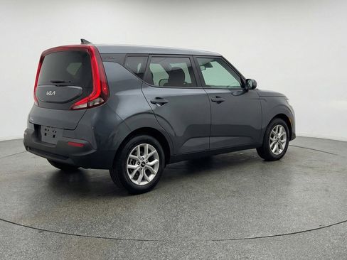 Used 2025 Kia Soul LX w/ LX Technology Package FWD image 7
