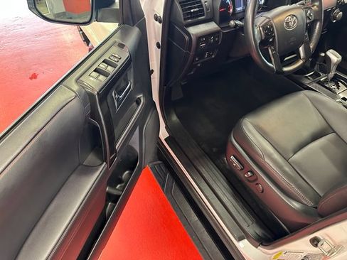 Used 2024 Toyota 4Runner TRD Off-Road Premium w/ Off Road Premium Plus Package AWD/4WD image 9
