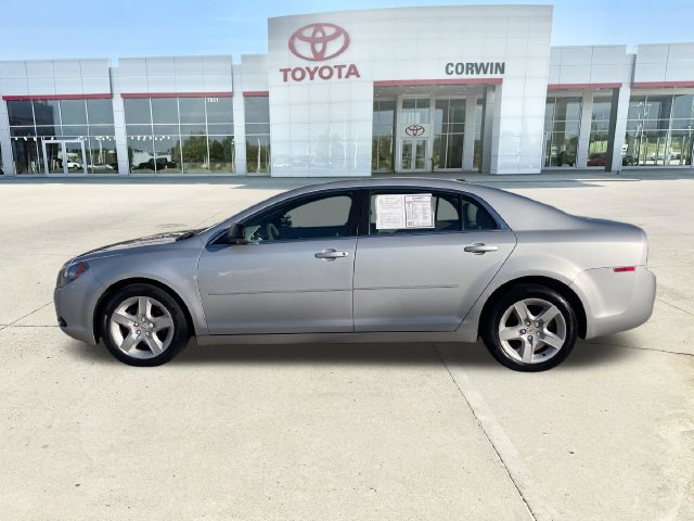 Used 2011 Chevrolet Malibu LS FWD image 2