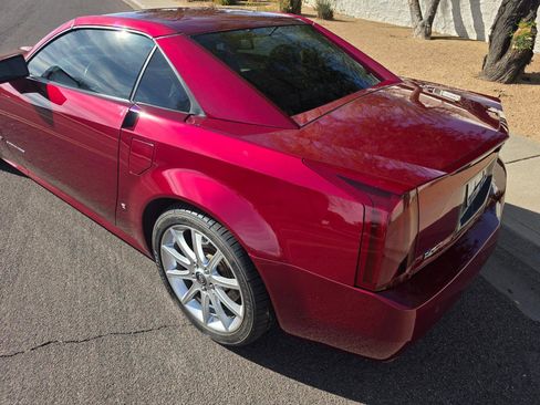 Used 2007 Cadillac XLR V image 23