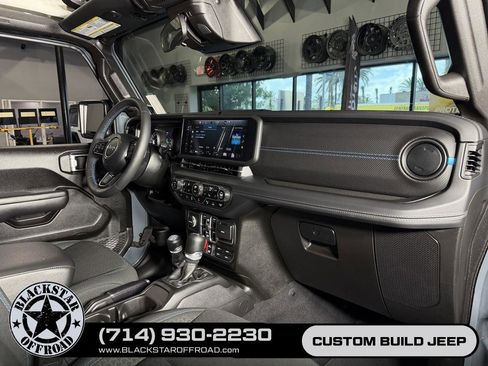 Used 2025 Jeep Wrangler Unlimited Rubicon 4xe w/ Safety Group AWD/4WD image 18