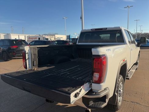 Used 2022 GMC Sierra 2500 SLE w/ SLE Value Package; image 5