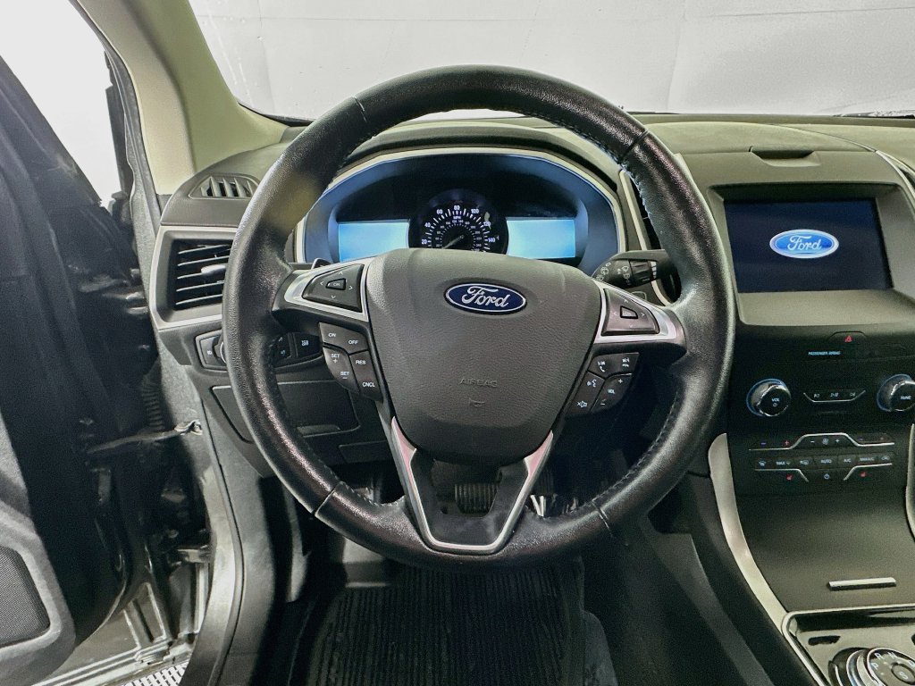 Used 2019 Ford Edge SEL w/ Equipment Group 201A AWD/4WD image 17