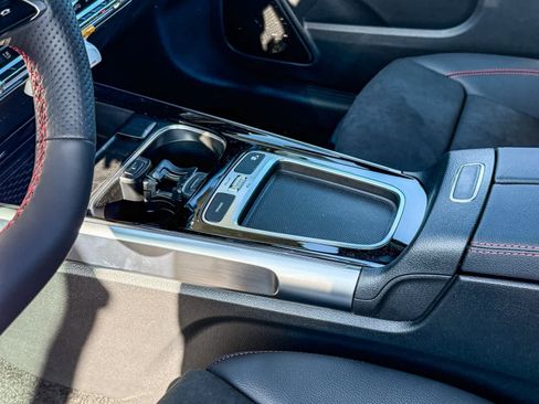 Used 2024 Mercedes-Benz EQB 350 4MATIC SUV image 21