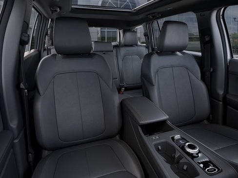 Certified 2026 Jeep Cherokee Limited AWD/4WD image 16