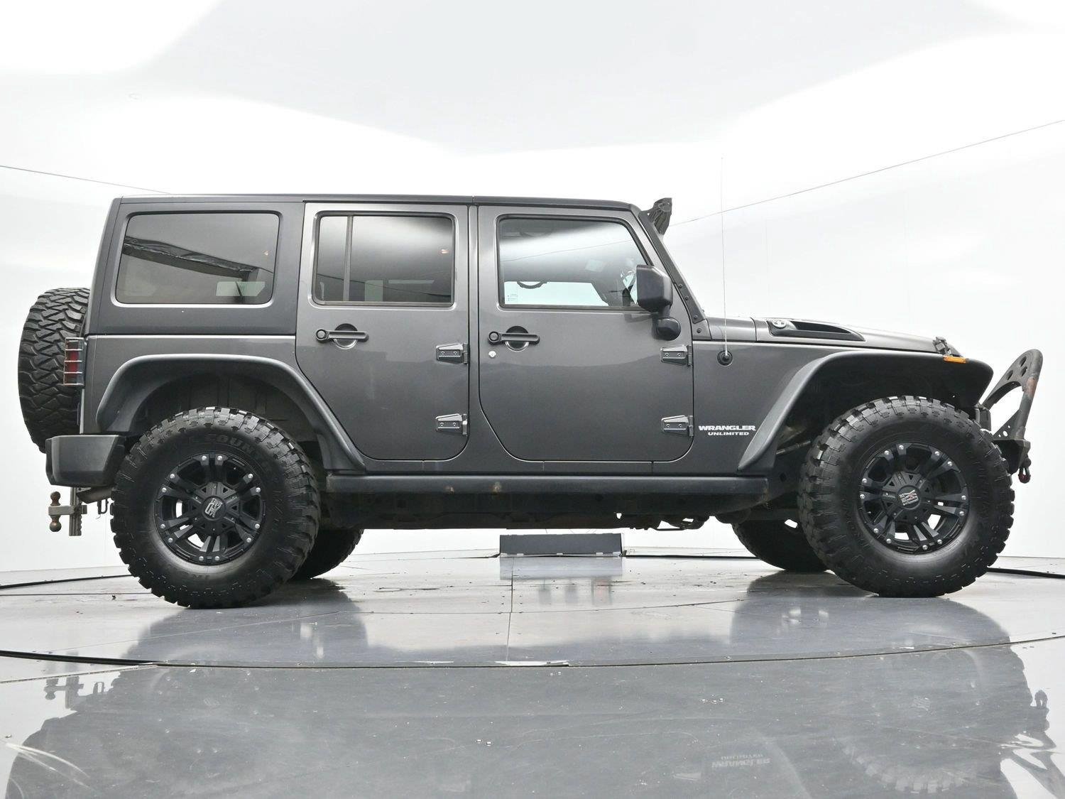 Used 2016 Jeep Wrangler Unlimited Rubicon w/ Dual Top Group AWD/4WD image 43