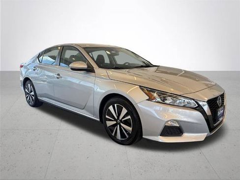 Certified 2022 Nissan Altima 2.5 SV FWD image 6