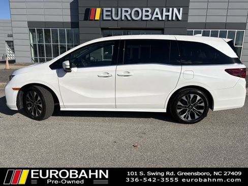 Used 2025 Honda Odyssey Elite image 2