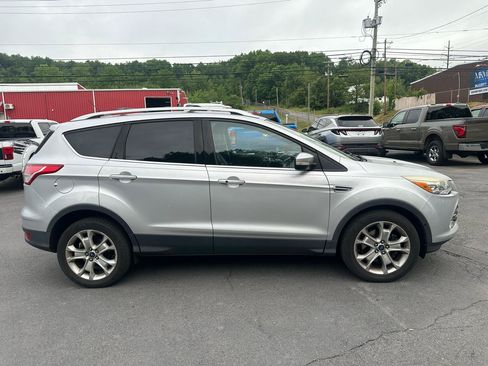 Used 2016 Ford Escape Titanium w/ Equipment Group 301A AWD/4WD image 4