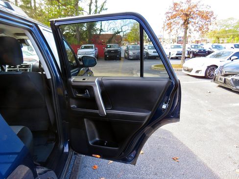 Used 2020 Toyota 4Runner SR5 image 18