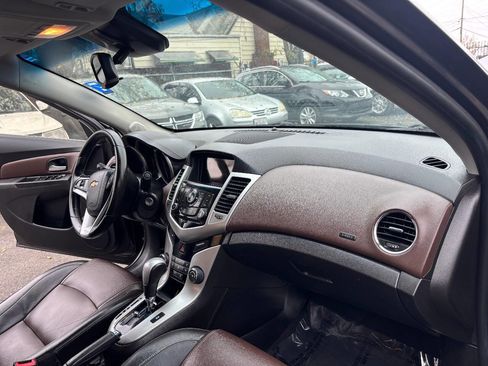 Used 2015 Chevrolet Cruze LT image 18