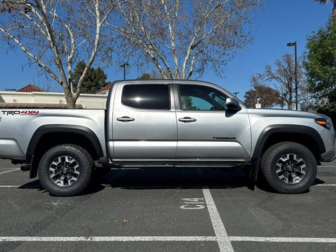 Used 2023 Toyota Tacoma TRD Off-Road w/ Black Out Package (TMS) image 3
