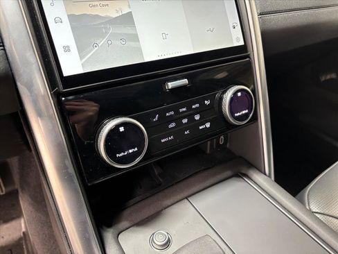 Used 2026 Land Rover Discovery S image 16