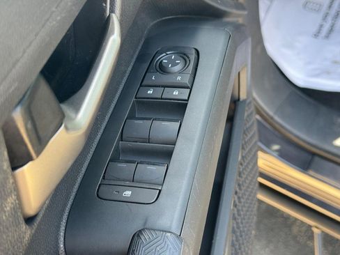Certified 2024 Toyota Tacoma TRD Off-Road AWD/4WD image 14