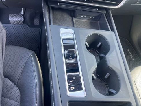 Used 2024 Volkswagen Atlas SE AWD/4WD image 27