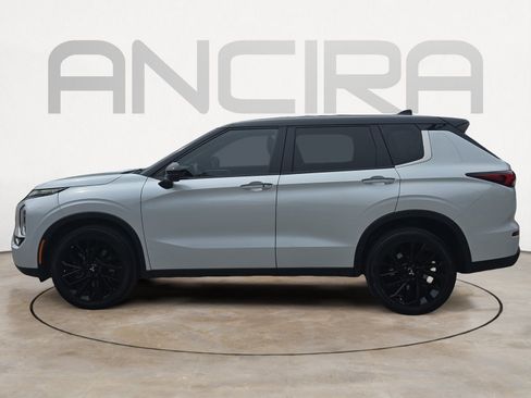 Used 2023 Mitsubishi Outlander SE Black Edition FWD image 7