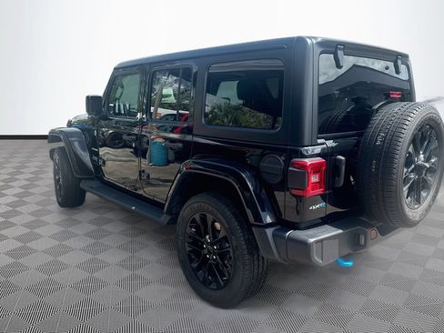 Used 2023 Jeep Wrangler Unlimited Sahara w/ Cold Weather Group AWD/4WD image 8