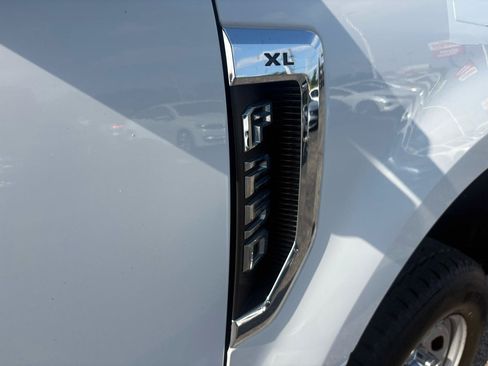 Used 2017 Ford F250 XL w/ XL Decor Group AWD/4WD image 16