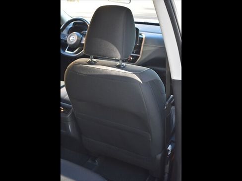 Used 2022 Nissan Pathfinder SV w/ SV Premium Package FWD image 28