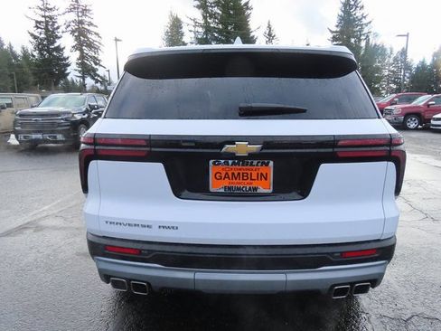 Used 2025 Chevrolet Traverse LT w/ Sun and Wheel Package AWD/4WD image 6