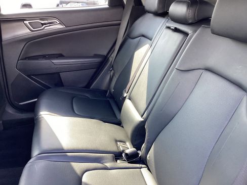 Used 2023 Kia Sportage EX image 13