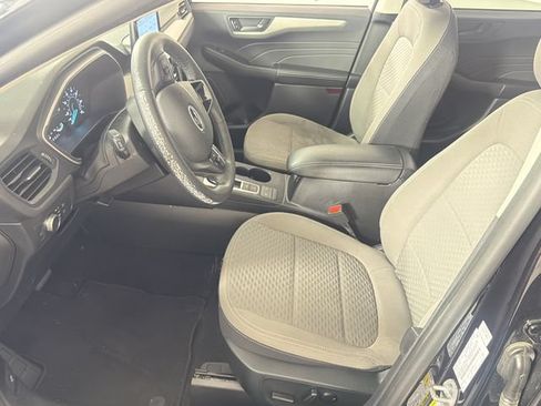 Used 2022 Ford Escape SE w/ SE Sport Appearance Package FWD image 16