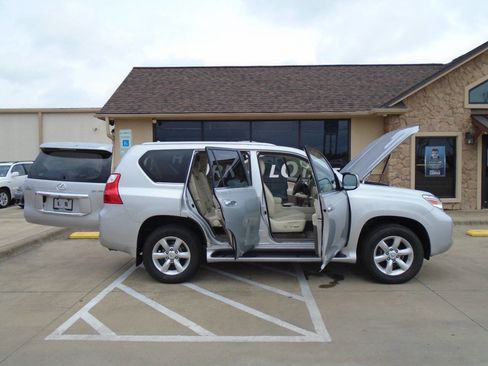 Used 2010 Lexus GX 460 image 24
