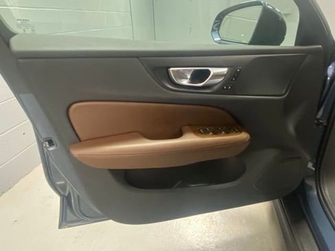 Used 2025 Volvo V60 B5 Cross Country Plus AWD/4WD image 7