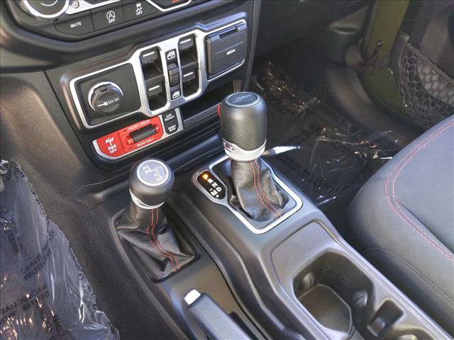 Used 2023 Jeep Gladiator Rubicon AWD/4WD image 12