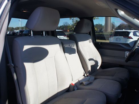 Used 2010 Ford F150 XLT image 14