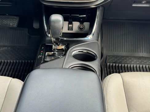 Used 2017 Toyota Avalon XLE w/ All Weather Liner Package FWD image 14