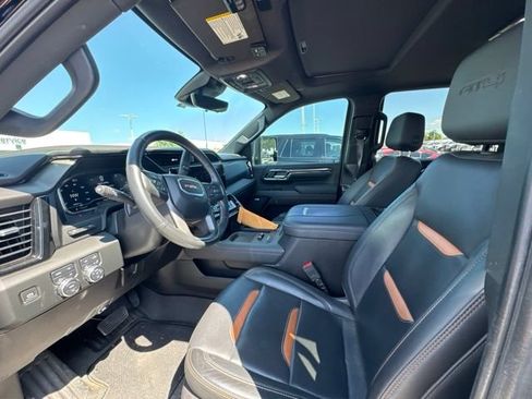Used 2024 GMC Sierra 2500 AT4 w/ AT4 Premium Plus Package AWD/4WD image 9