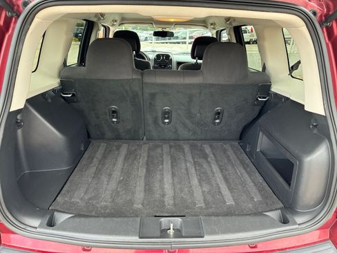 Used 2016 Jeep Patriot Sport w/ Power Value Group FWD image 5