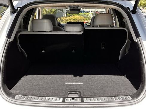 Used 2024 Genesis GV70 2.5T Advanced w/ Advanced Package image 33