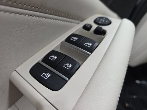 Used 2022 BMW X5 xDrive40i w/ Luxury Seating Package AWD/4WD image 27