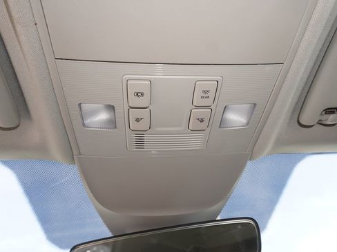 Used 2023 Volkswagen Taos SE image 20